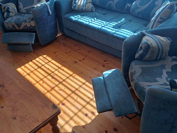 Suite of furniture - Main image