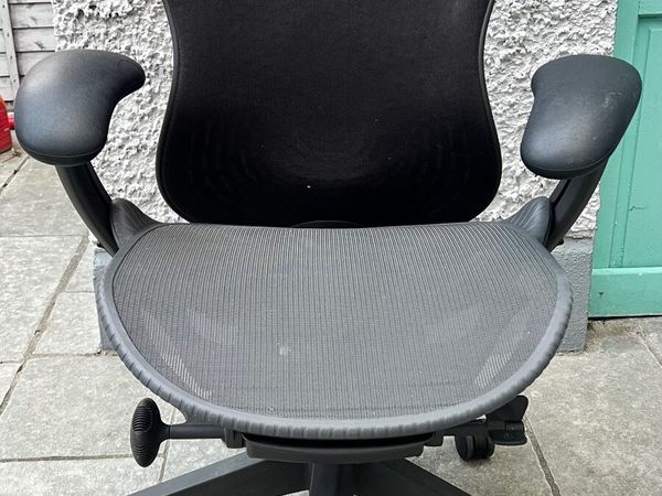 Herman Miller Mirra Ergonomic Office Chair - Main image
