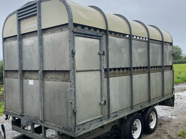 Bateson 12 x 6 Cow box - Main image
