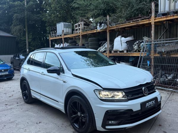 2020 Volkswagen Tiguan R-Line - Main image