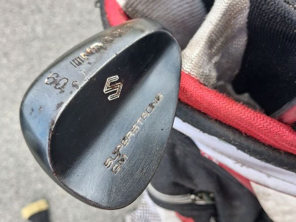 Golf bag and clubs - Main image