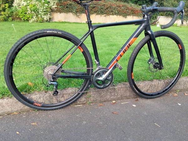Cube Cross Race Cyclocross Bike, Carbon Fork. - Main image