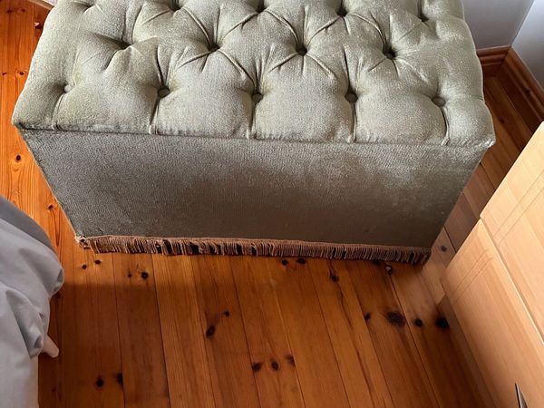 Ottoman for sale - Main image