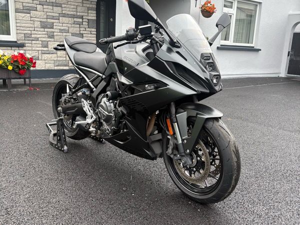 2024 Suzuki gsx 8r - Main image