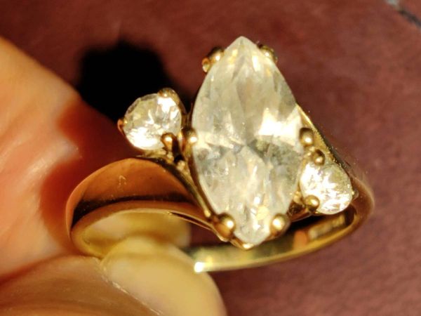 HUGE RARE OPAQUE OVAL, 9CT Gold Vintage Dress Ring - Main image