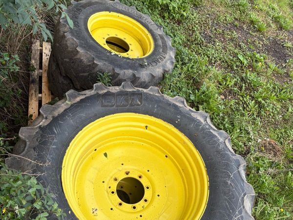 John Deere wheels - Main image