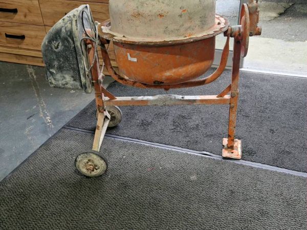 Cement mixer - Main image