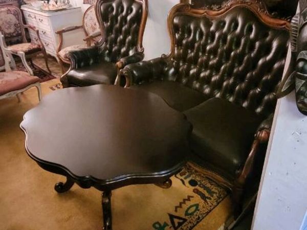 Chesterfield 2+1+coffee table - Main image