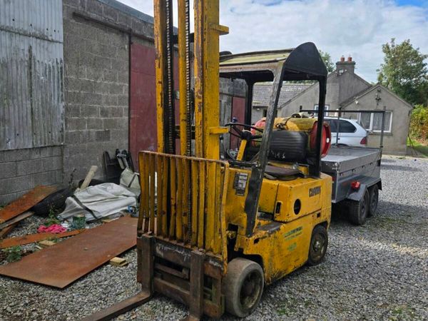 Clarke fork lift - Main image