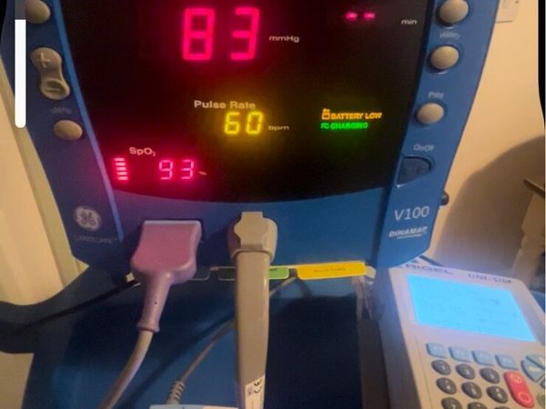 GE Dinamap V100 Monitor - Tested - Vet GP Clinic - Main image