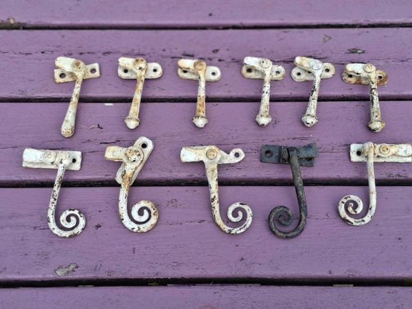 Old window catches - Main image