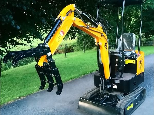 NEW JPC MINI DIGGER + LOG GRAB - Main image