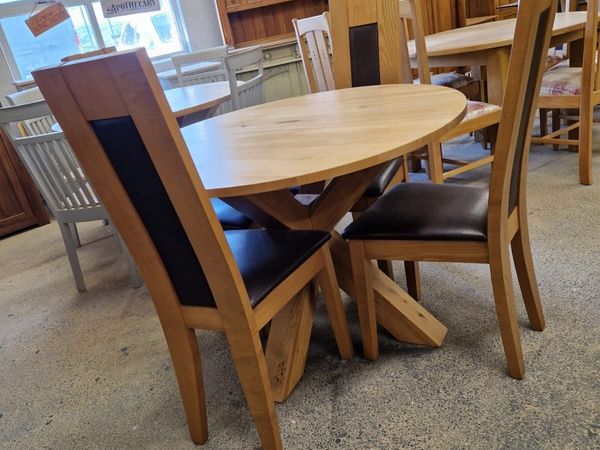 Light oak table 4 oak leather chairs - Main image