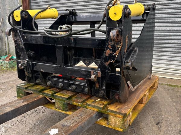 Selection of 4ft/4”3ft shear grabs - Main image