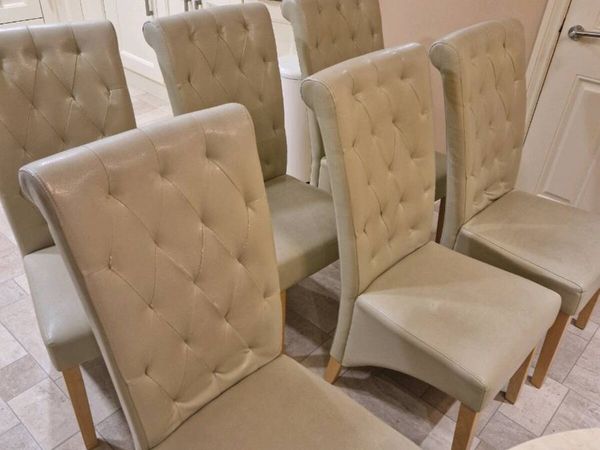 Chairs six in total - Main image