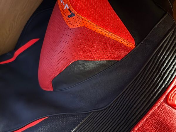 Alpinestars GP-R7 suit and Supertech Boots - Main image