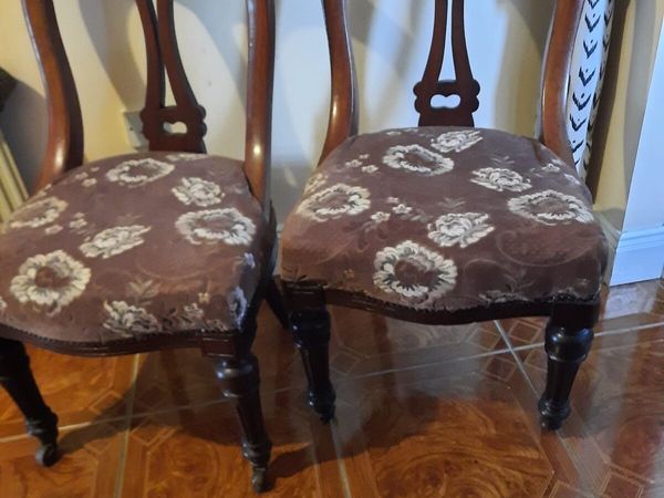Pair of antique chairs - Main image