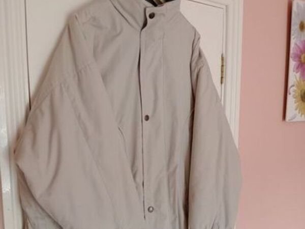 JACKET/NEW/FREE POSTAGE - Main image