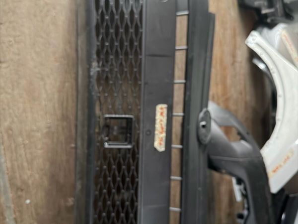2026 vw caddy bumper and 26/ crafter front bumper - Main image