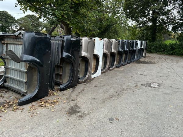 RUST FREE REAR HILUX BODY / TUBS - JAPAN IMPORTS - Main image