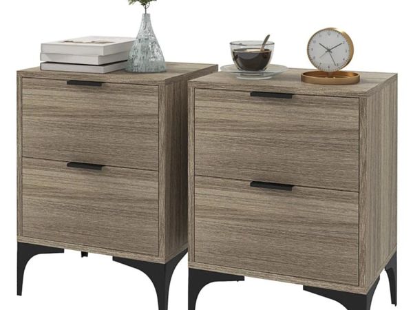 Set of Two Wood Effect Bedside Tables


Features: - Main image