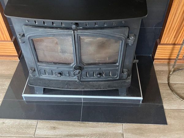 Black hunter stove with back boiler - Main image