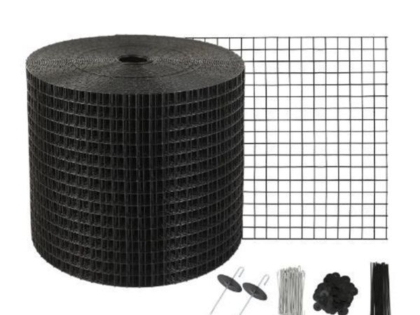 15.24 x 3048 cm Solar Panel Bird Guard - Main image