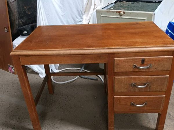 Pine Desk - Main image