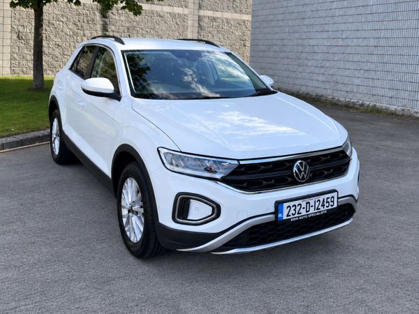 232 Volkswagen T-Roc Commercial - Main image