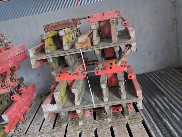 shuttering  rotary milking parlours   farmbuilding - Main image