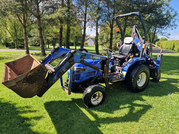 Iseki 34hp Compact Tractor with Backhoe Loader - Main image
