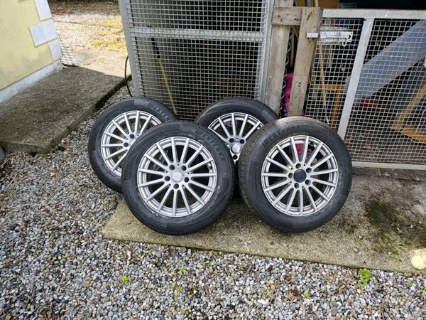 Mercedes-Benz tyres - Main image