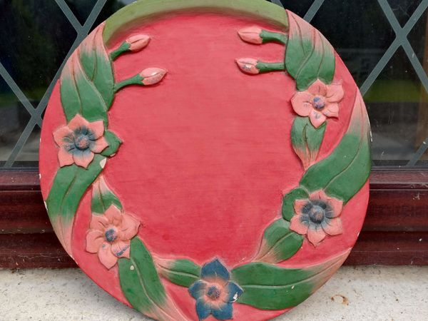 round decorative timber piece (used). - Main image