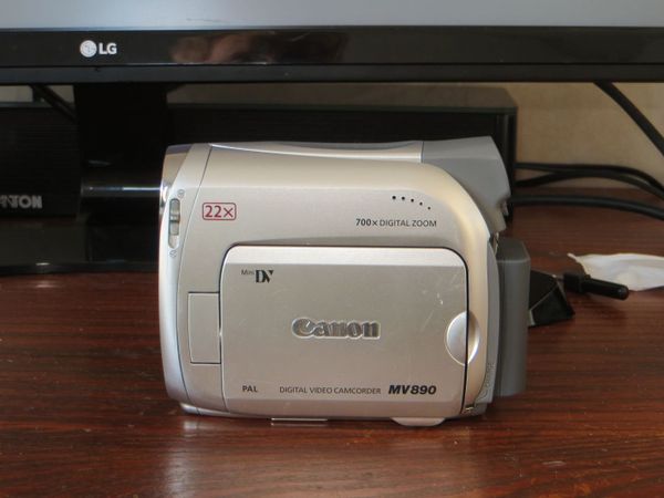 Canon MV890 mini DV camcorder - Main image