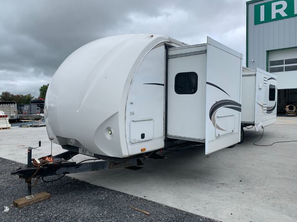 CRUISER RV ENTERRA MOTOR HOME FOR AUCTION - Main image