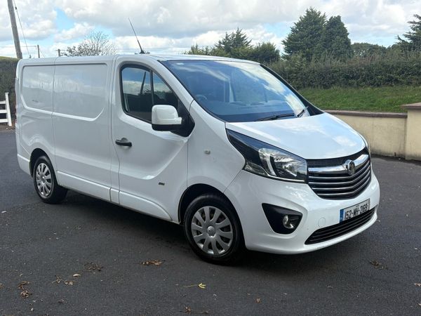 2015 Vauxhall vivaro SWB sports Doe1/27tax1/27 - Main image