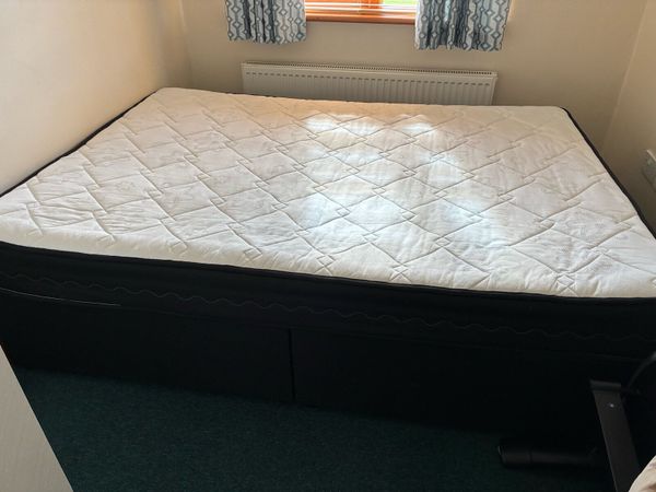 Double bed - Main image