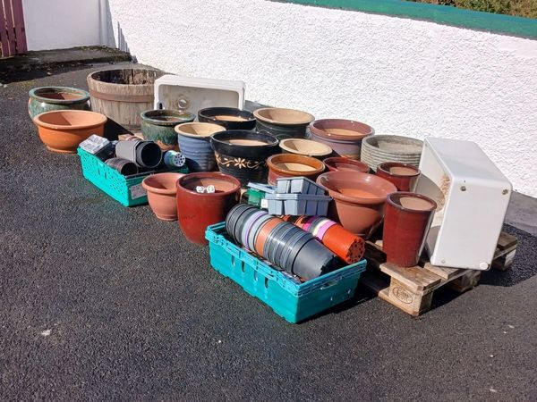 Used garden plant containers - Main image
