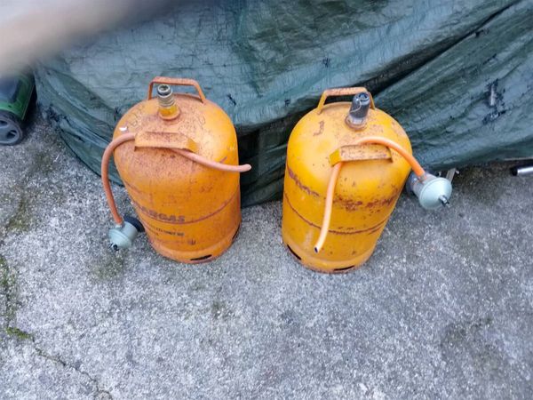 Two gas bottles and regulators - Main image