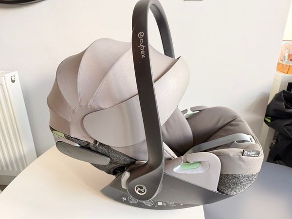 Cybex Cloud T i-Size Infant Car Seat with Isofix base - Main image