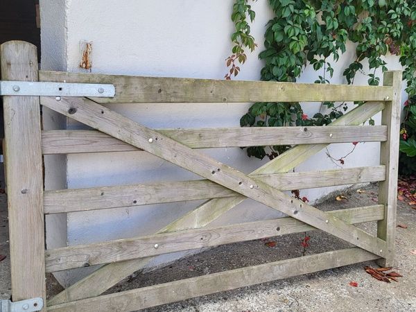 Gate - Main image