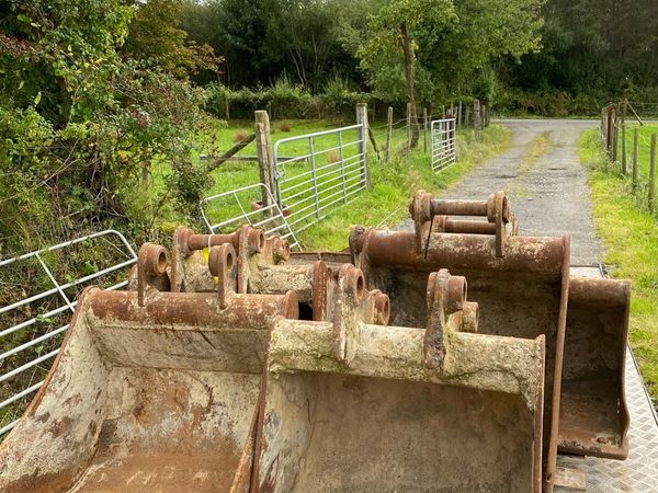 5 Digger buckets, various sizes - Main image