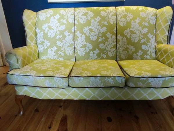 Vintage style couch - Main image