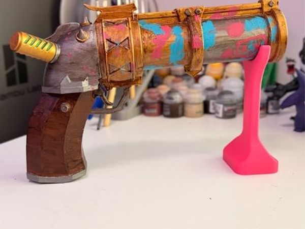 Arcane Jinx Zapper Cosplay Prop + Stand - Main image