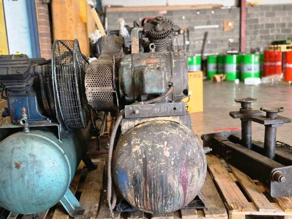 2 Air Compressors and 20 Tonne pit jack - Main image