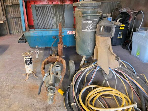 260cfm compressor and full shot blasting set up - Main image