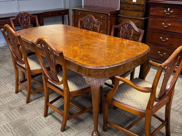 Beautiful walnut dining table & 6 high back chairs - Main image