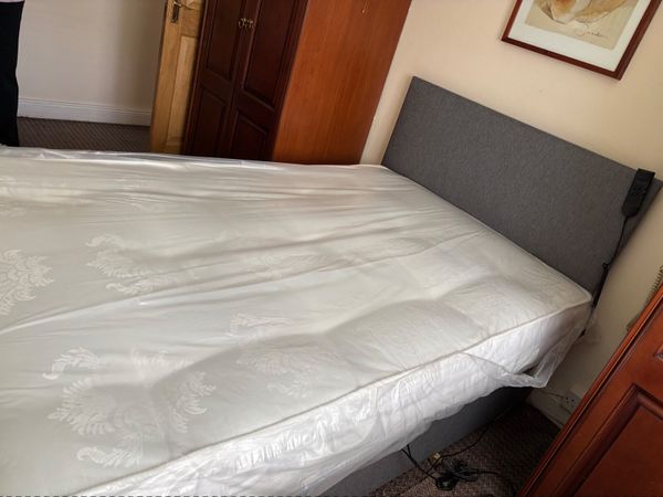 Double Bed - fully remote controlled never used - Main image