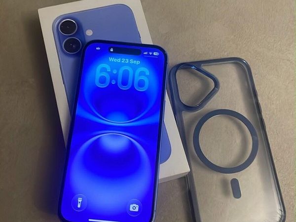 IPhone 16 blue mint condition 128GB unlocked - Main image
