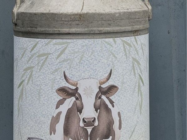 Old farm milk churns/creamery cans - Main image